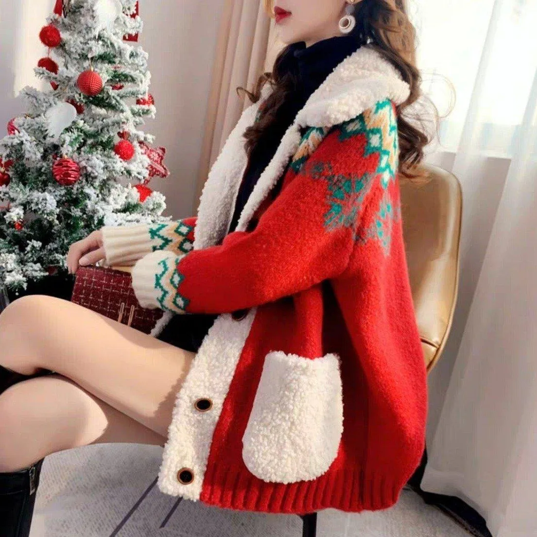 Fluffy Collar Christmas Women's Cardigan: Bold Xmas print for those colder months