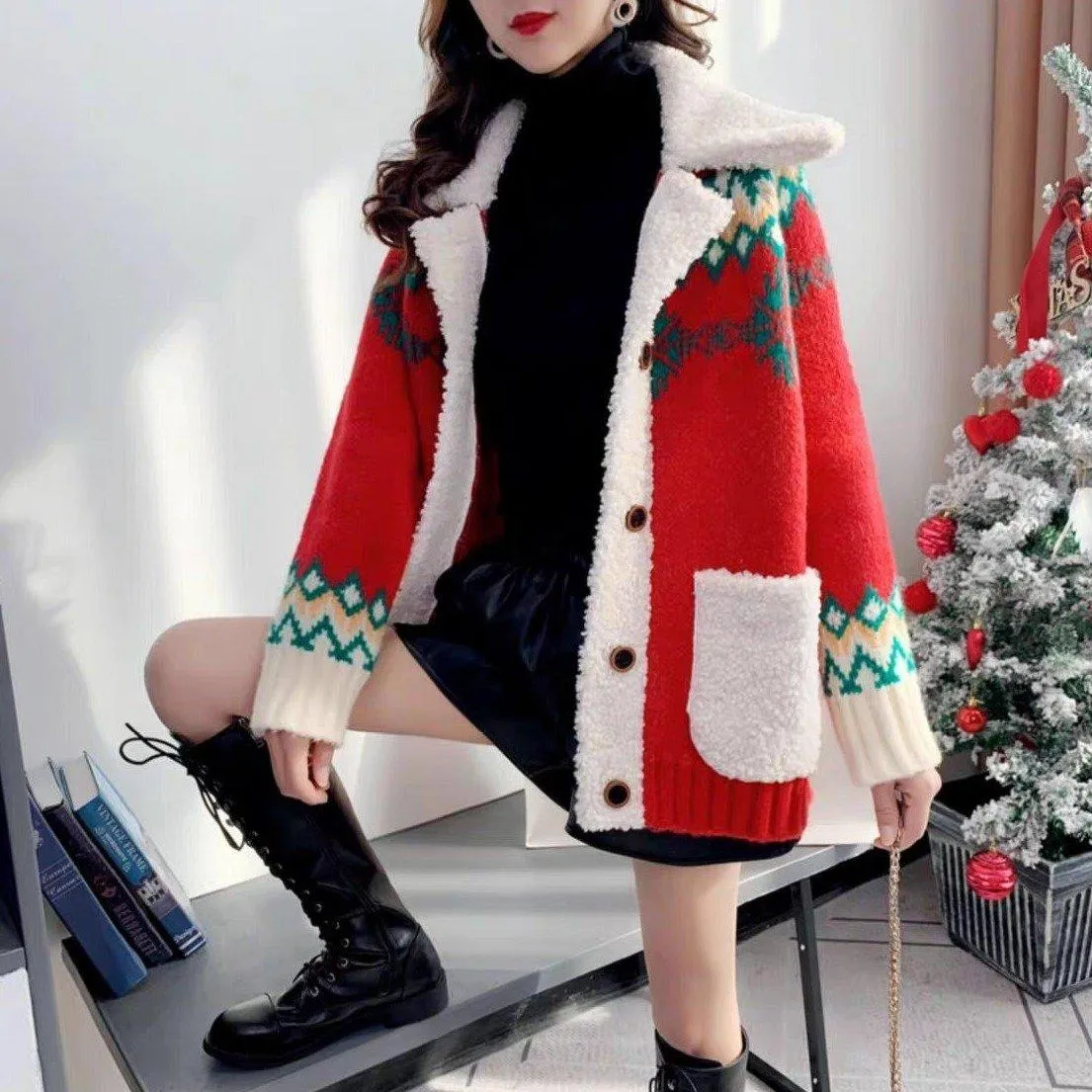 Fluffy Collar Christmas Women's Cardigan: Bold Xmas print for those colder months