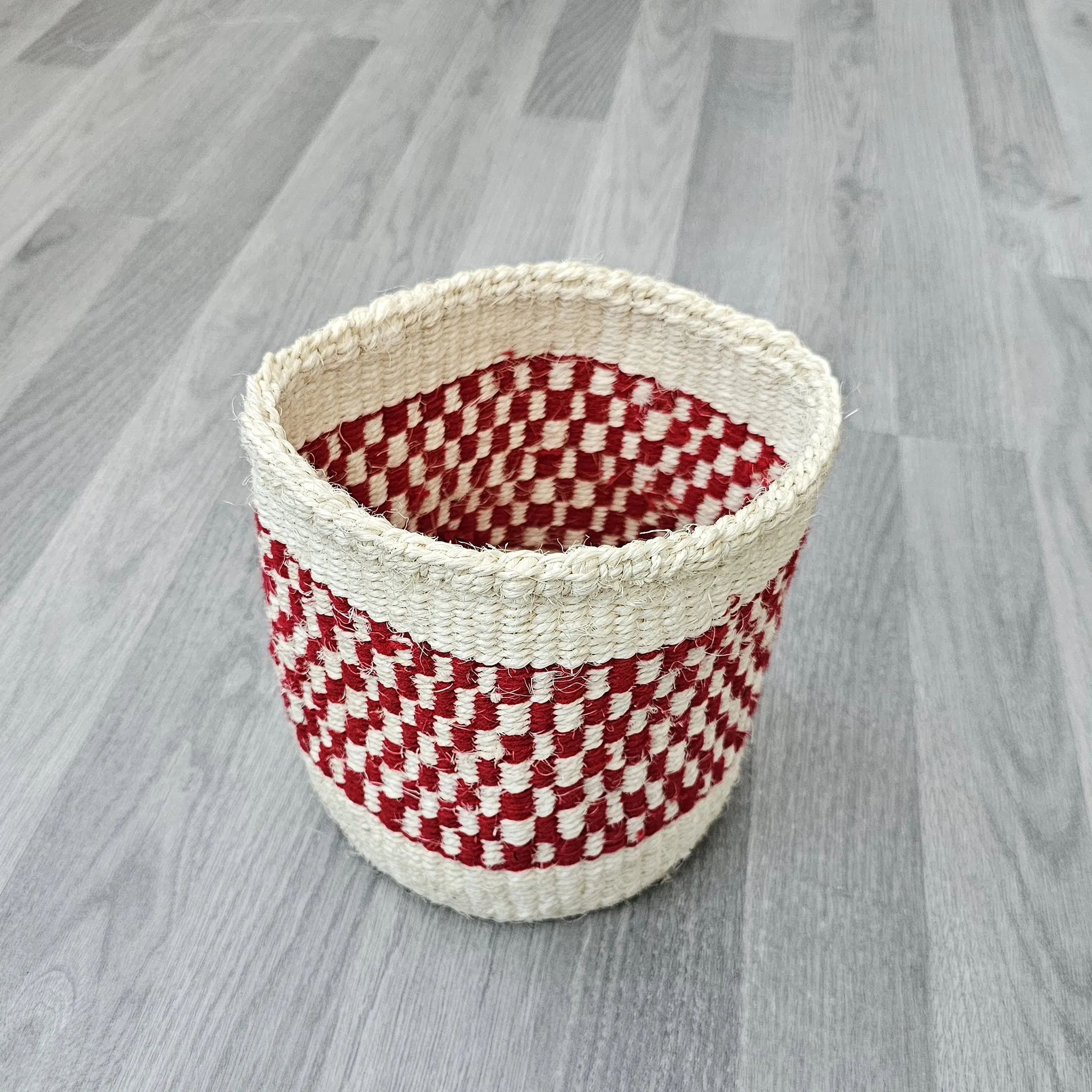 Kenyan Basket - Sisal Basket - KB39 - 6"