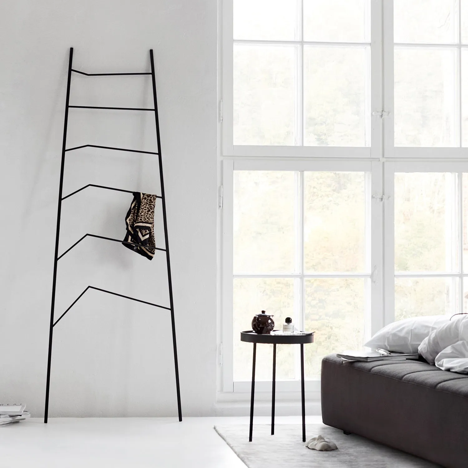 northern | nook ladder rack | black