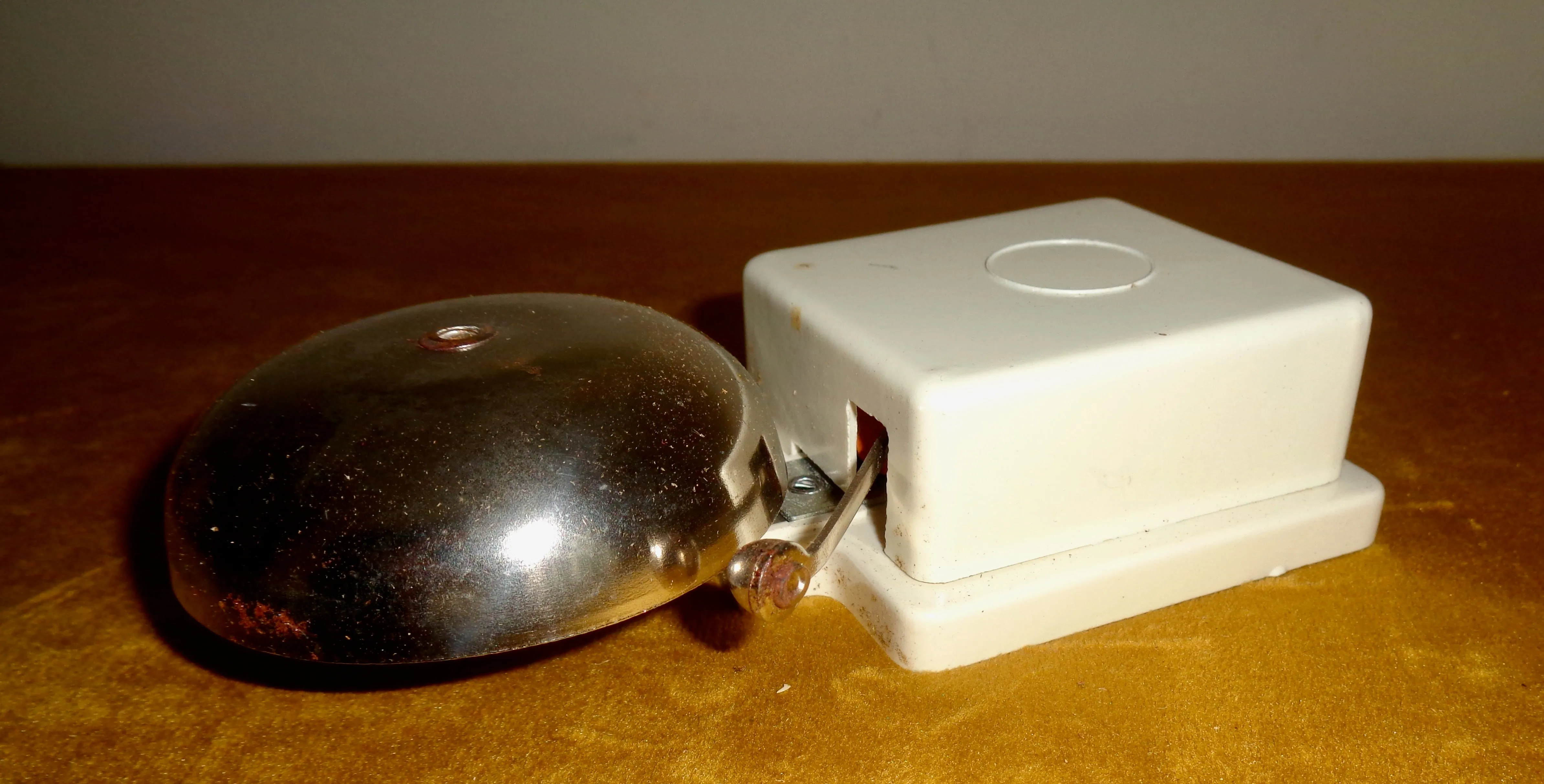 Vintage SEKO No. 1073 Electric Butler Alarm Internal Door Bell In White Bakelite